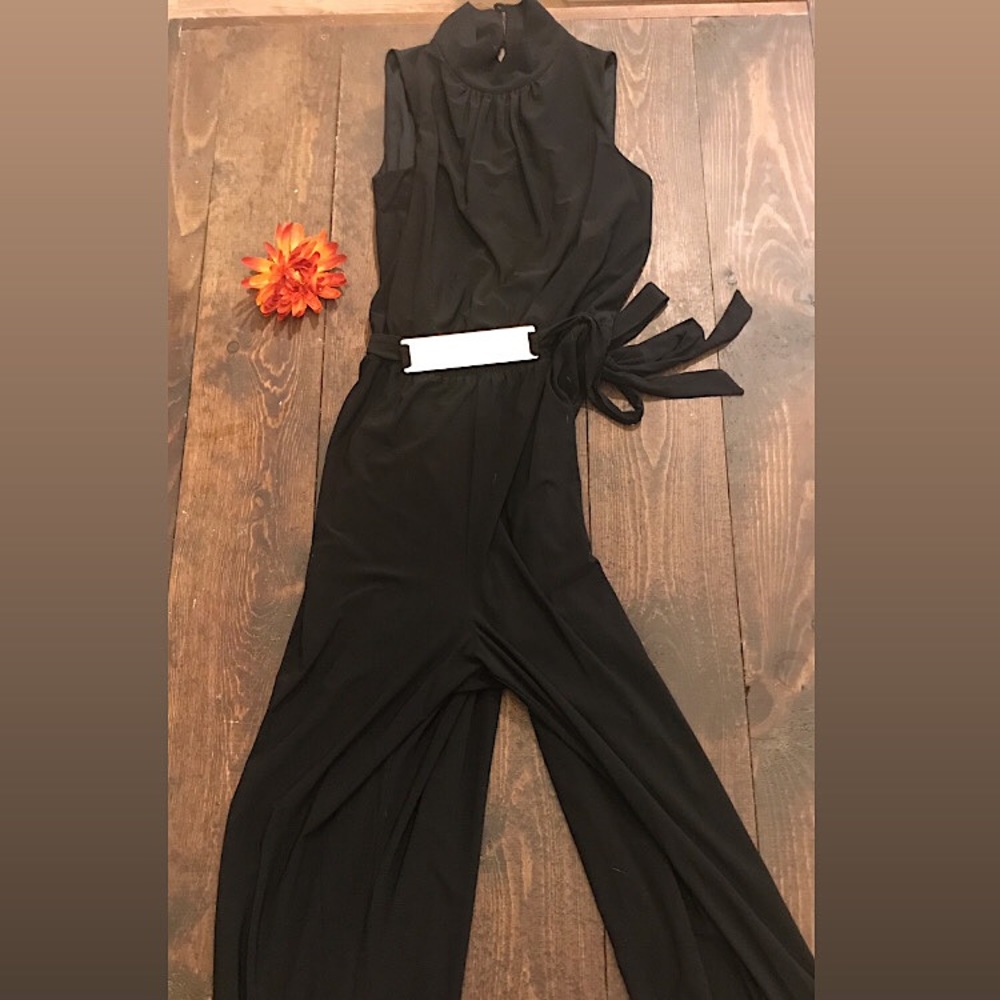 Sleeveless Jumpsuit w Belt